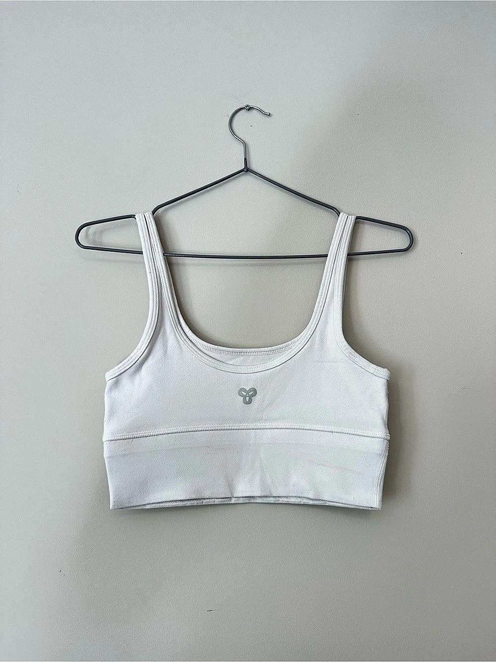 Aritzia TnAction Sports Bra Top White Size Small